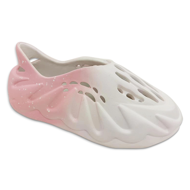EVA Women's Closed Toe Shoes Outdoor Beach Wading Hole Shoes Slippers with Gradient Color