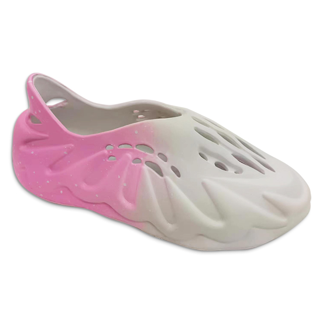 EVA Women's Closed Toe Shoes Outdoor Beach Wading Hole Shoes Slippers with Gradient Color