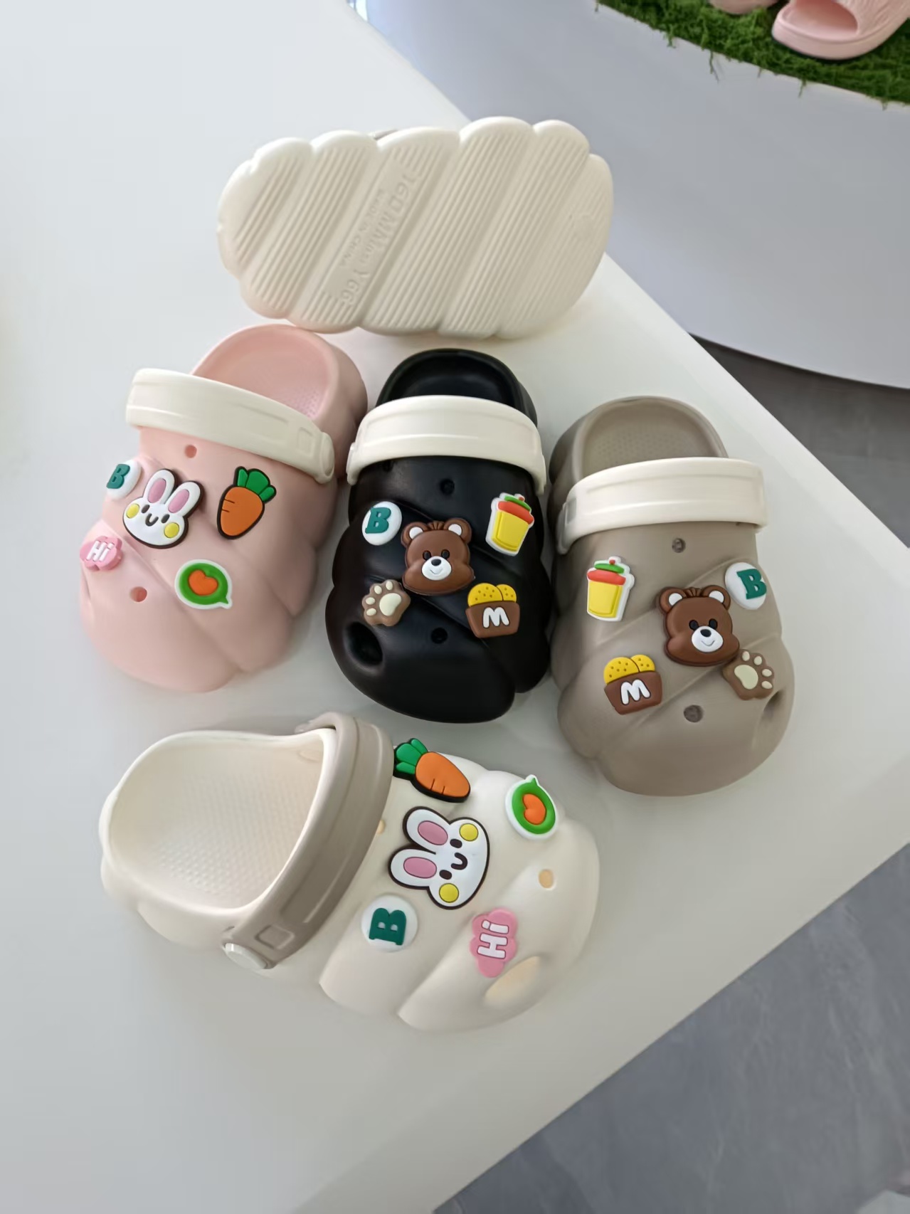 How to choose children’s slippers?