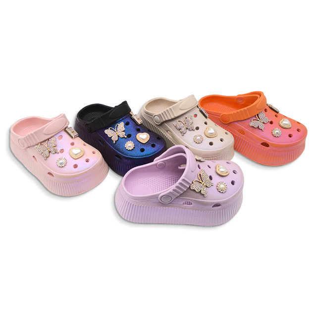 Kid‘s EVA Garden Shoes with Thick Bottom Outdoor Soft Beach Shoes for Girls Children Sandals
